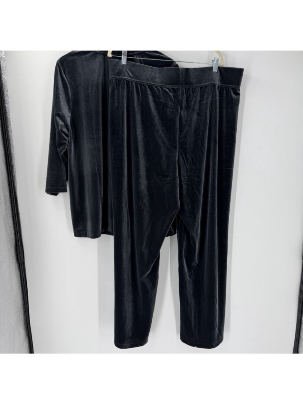 Lands' End Gray Crushed Velour V-Neck Top and Wide Leg Pant Set 2X - Picture 7 of 7